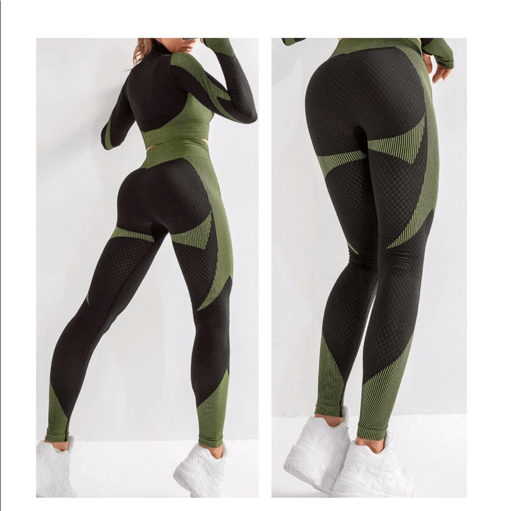 🏋️‍♀️ clothing workout